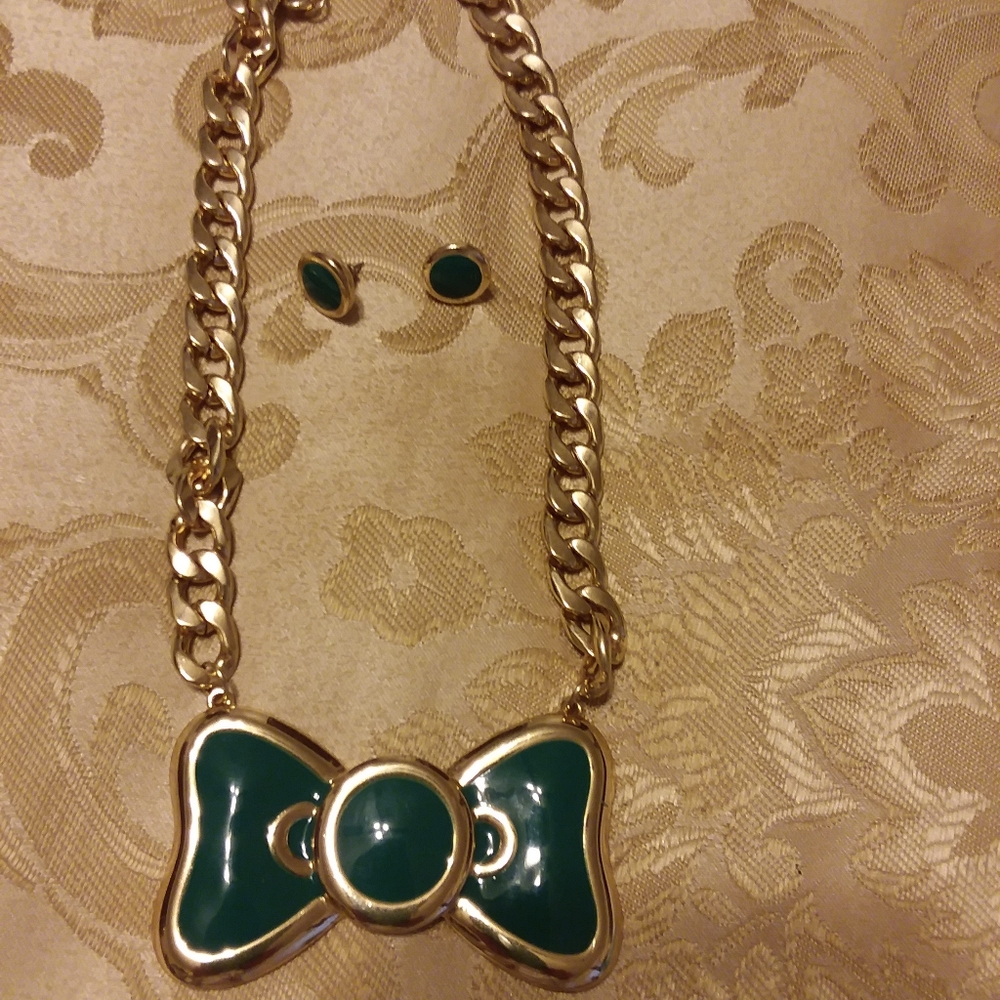 Necklace with earrings